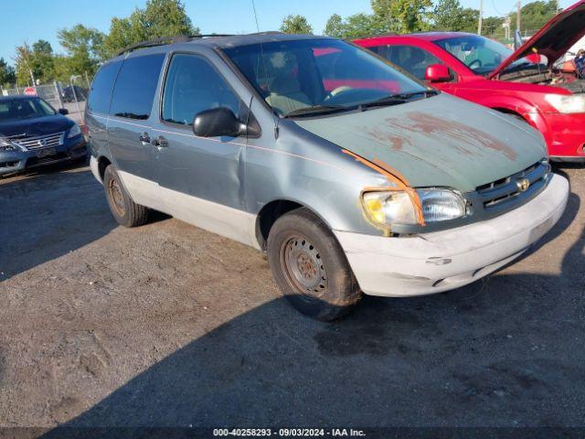  Salvage Toyota Sienna