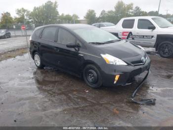  Salvage Toyota Prius v