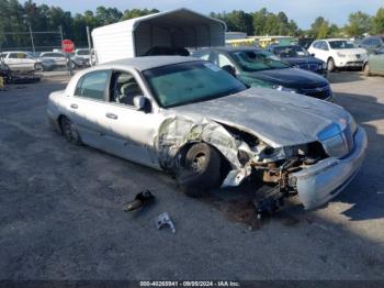  Salvage Lincoln Towncar