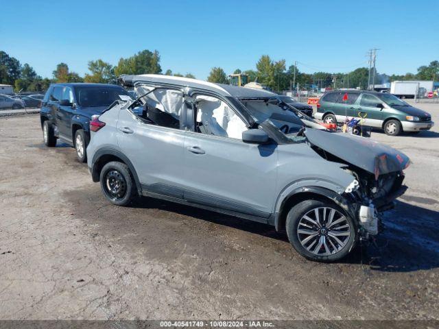  Salvage Nissan Kicks