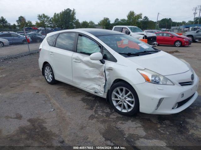  Salvage Toyota Prius v