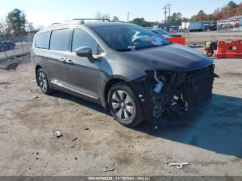  Salvage Chrysler Pacifica