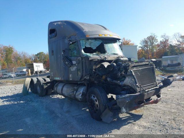  Salvage Freightliner St120