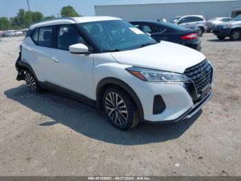  Salvage Nissan Kicks