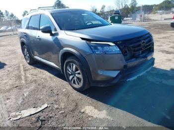  Salvage Nissan Pathfinder