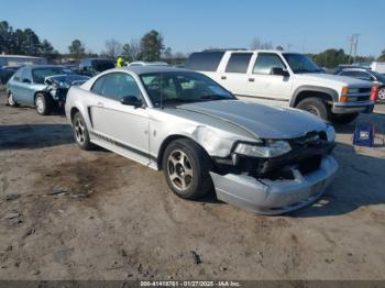  Salvage Ford Mustang