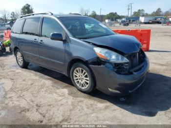  Salvage Toyota Sienna