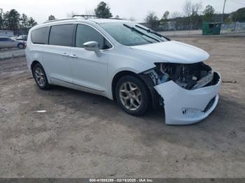  Salvage Chrysler Pacifica