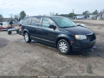  Salvage Chrysler Town & Country