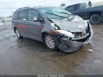  Salvage Toyota Sienna