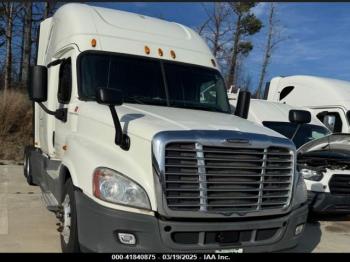  Salvage Freightliner Cascadia 125