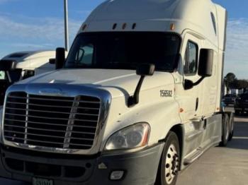  Salvage Freightliner Cascadia 125