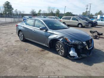  Salvage Nissan Altima