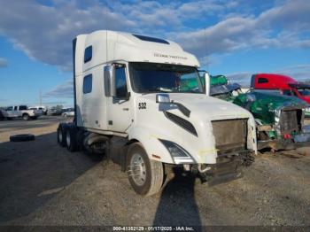  Salvage Volvo Vnl