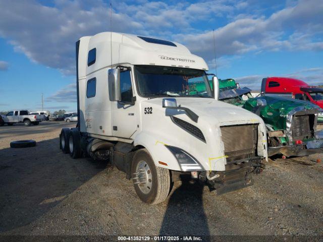  Salvage Volvo Vnl
