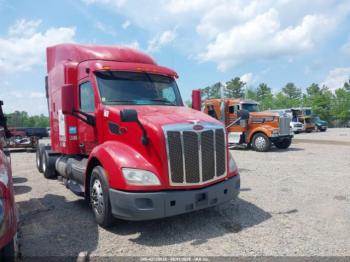  Salvage Peterbilt 579