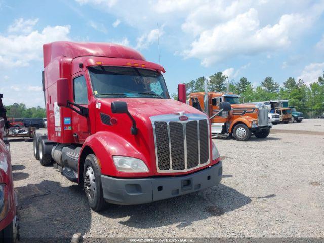  Salvage Peterbilt 579