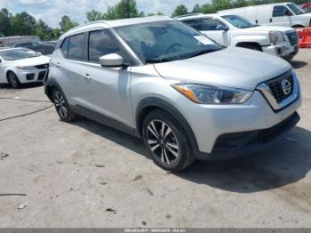  Salvage Nissan Kicks