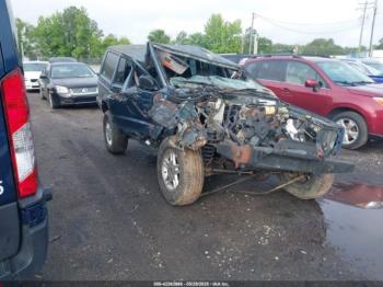  Salvage Jeep Cherokee