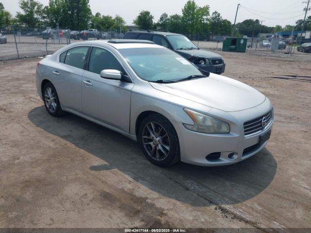  Salvage Nissan Maxima