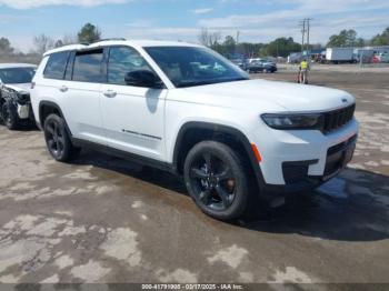  Salvage Jeep Grand Cherokee