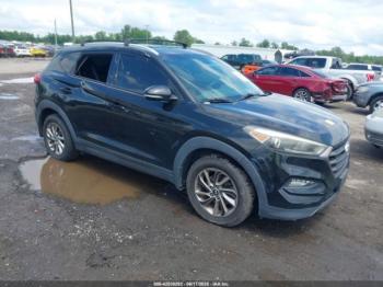  Salvage Hyundai TUCSON