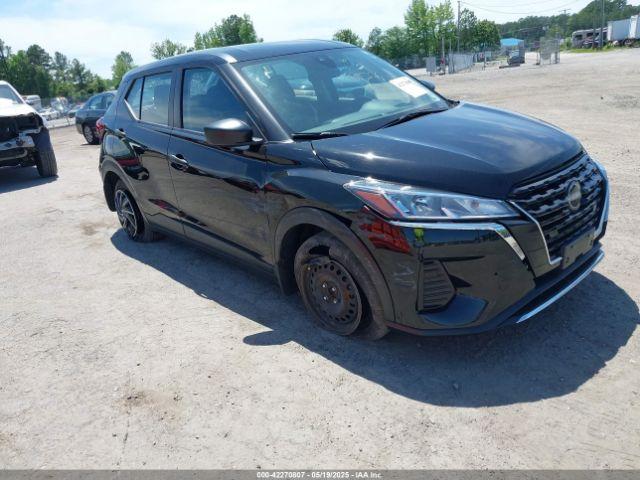  Salvage Nissan Kicks