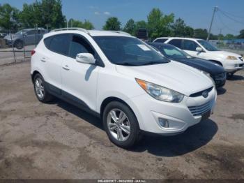  Salvage Hyundai TUCSON