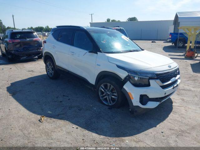  Salvage Kia Seltos