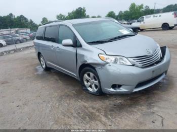  Salvage Toyota Sienna