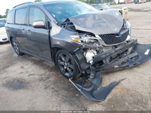  Salvage Toyota Sienna