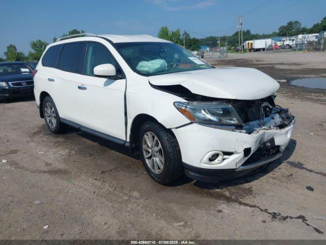  Salvage Nissan Pathfinder