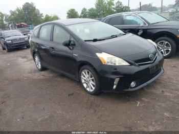  Salvage Toyota Prius v