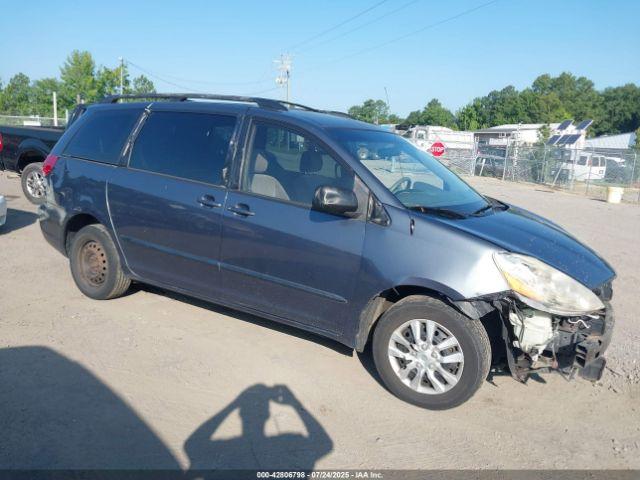  Salvage Toyota Sienna