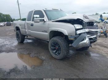  Salvage Chevrolet Silverado 2500