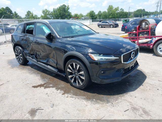  Salvage Volvo V60 Cross Country