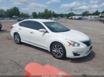  Salvage Nissan Altima