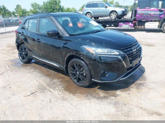  Salvage Nissan Kicks