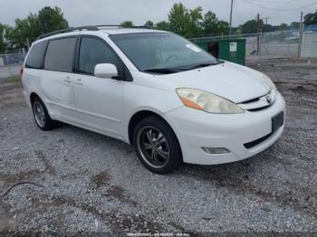  Salvage Toyota Sienna