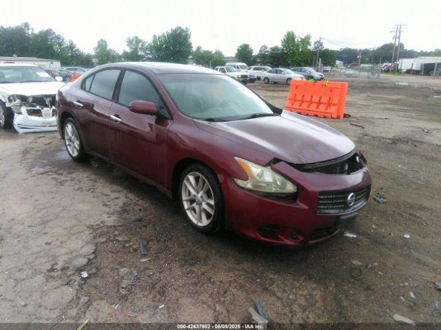 Salvage Nissan Maxima