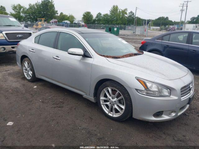  Salvage Nissan Maxima