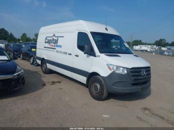  Salvage Mercedes-Benz Sprinter 2500