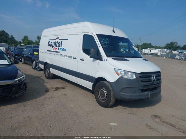  Salvage Mercedes-Benz Sprinter 2500