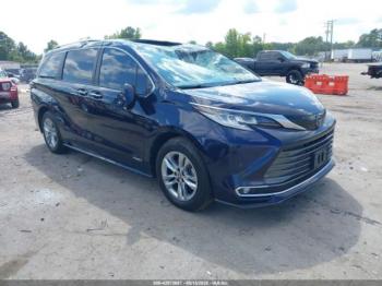 Salvage Toyota Sienna