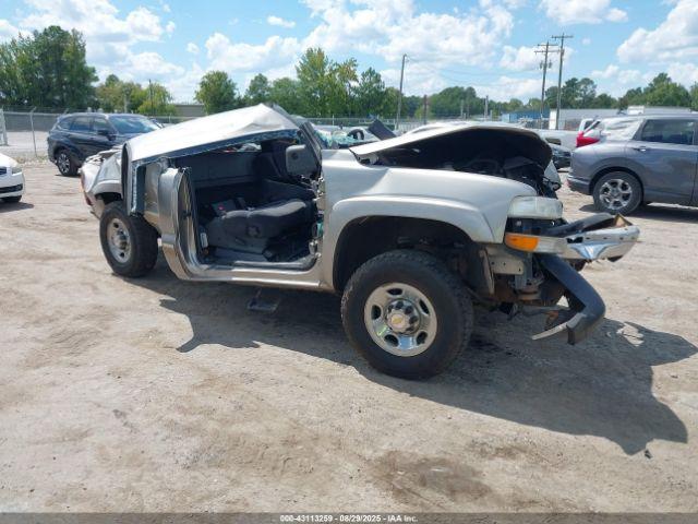  Salvage Chevrolet Silverado 2500