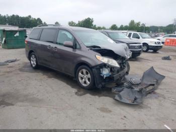  Salvage Toyota Sienna