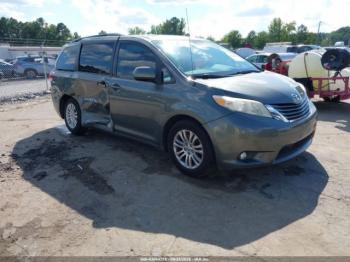  Salvage Toyota Sienna