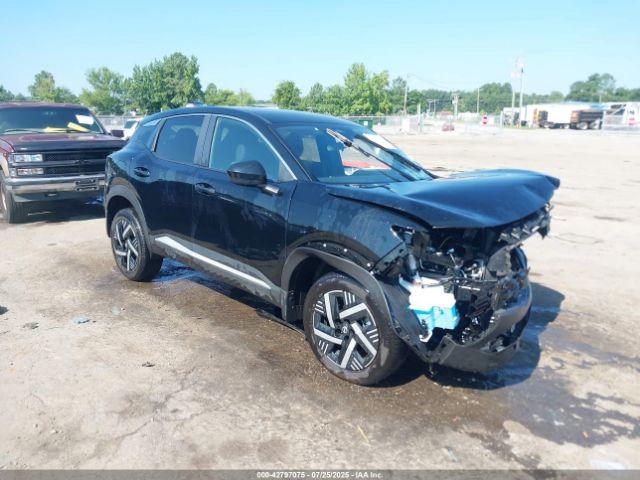  Salvage Nissan Kicks