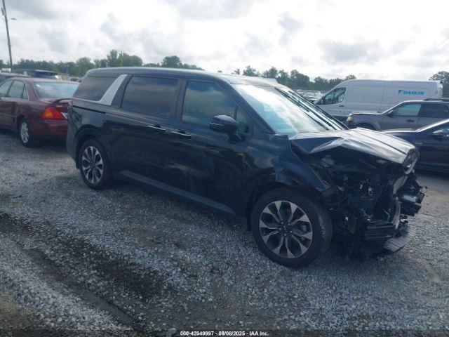  Salvage Kia Carnival