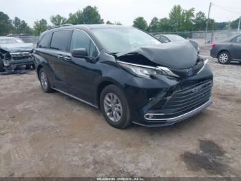  Salvage Toyota Sienna